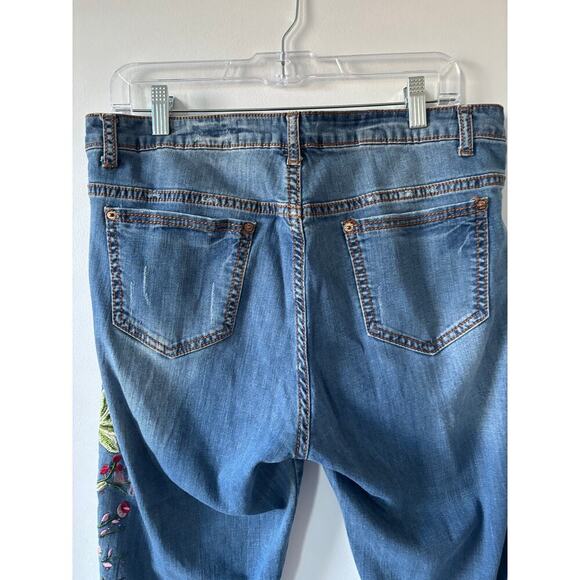 V Christina Floral Embroidered Jeans - Picture 5 of 6